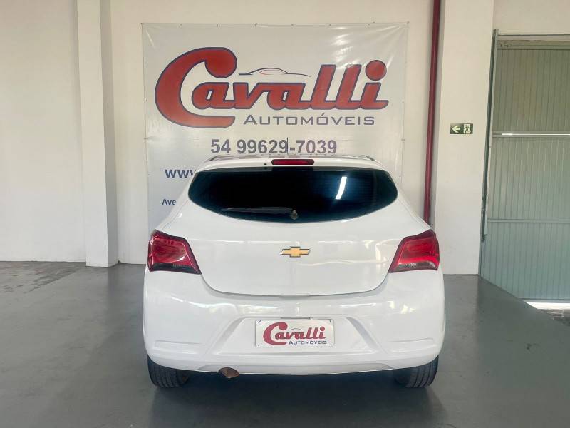 CHEVROLET - ONIX - 2019/2020 - Branca - R$ 52.900,00