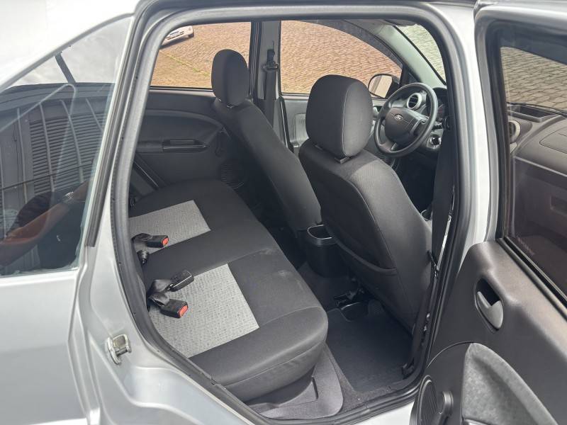 FORD - FIESTA - 2013/2013 - Prata - R$ 34.900,00