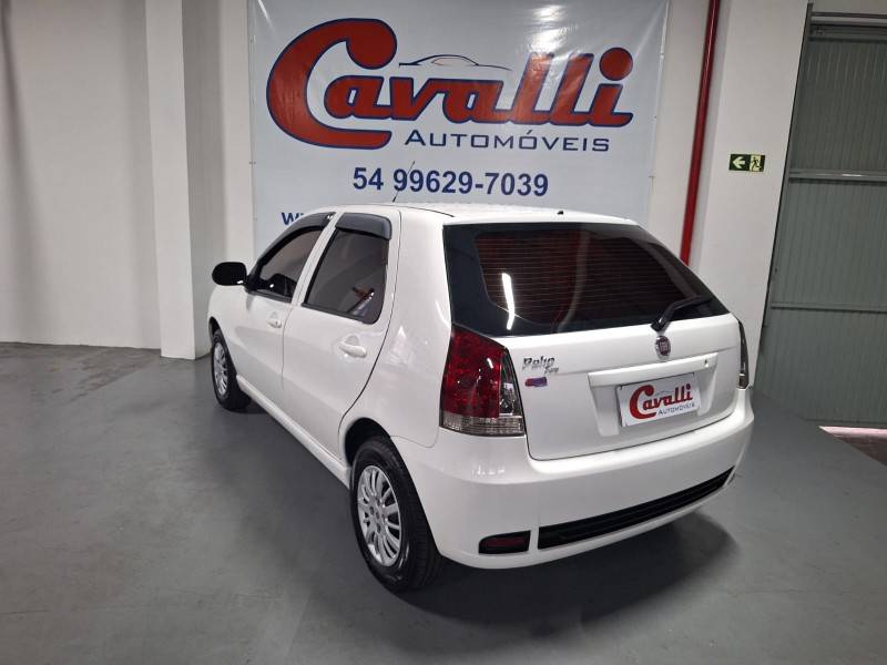 FIAT - PALIO - 2014/2015 - Branca - R$ 29.900,00