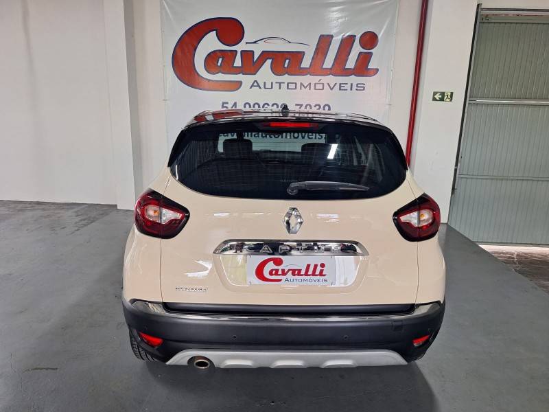 RENAULT - CAPTUR - 2018/2019 - Bege - R$ 74.900,00