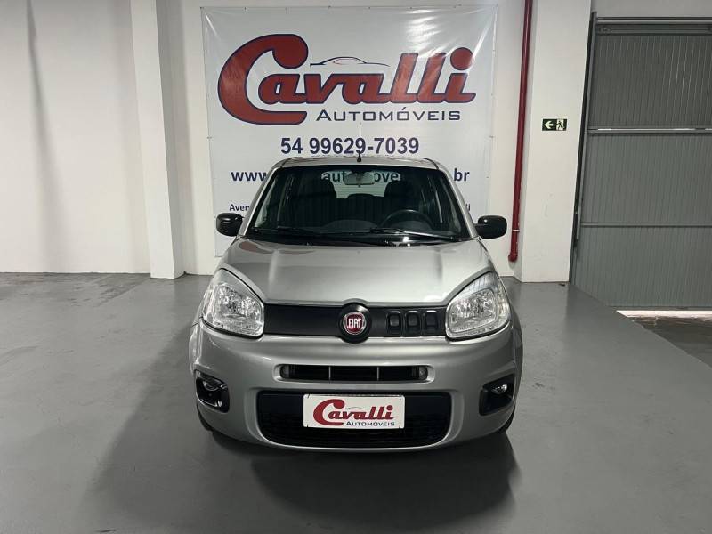 FIAT - UNO - 2015/2016 - Prata - R$ 39.900,00