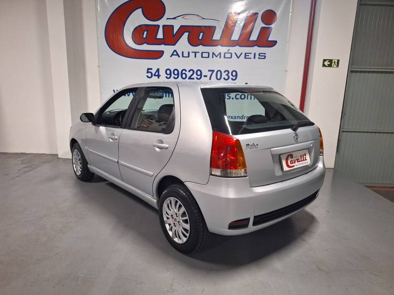FIAT - PALIO - 2005/2006 - Prata - R$ 24.900,00