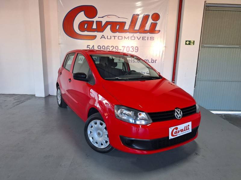 VOLKSWAGEN - FOX - 2013/2014 - Vermelha - R$ 40.900,00