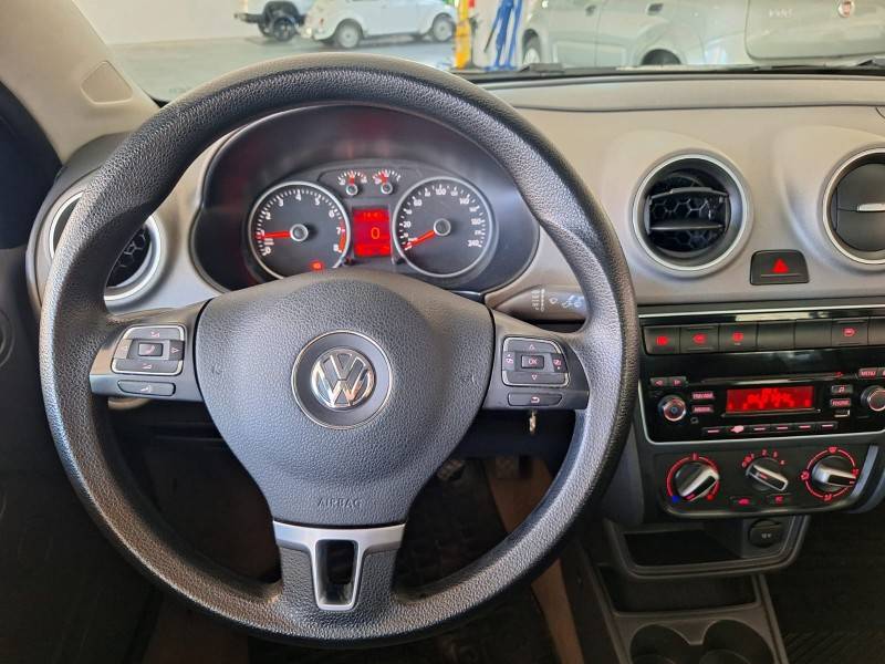 VOLKSWAGEN - VOYAGE - 2013/2013 - Branca - R$ 35.900,00