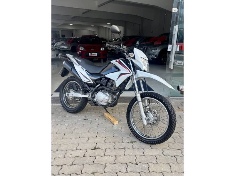 HONDA - NXR 150 - 2013/2014 - Branca - R$ 15.900,00