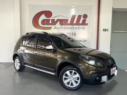 RENAULT - SANDERO - 2012/2013 - Verde - R$ 41.900,00