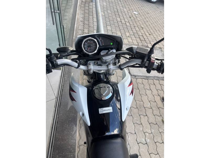 HONDA - NXR 150 - 2013/2014 - Branca - R$ 15.900,00