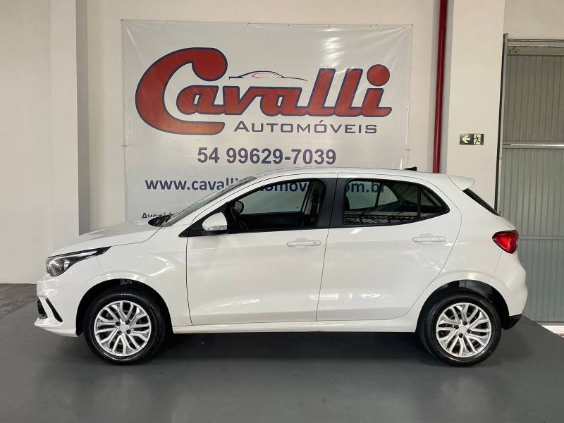 FIAT - ARGO - 2021/2022 - Branca - R$ 61.900,00