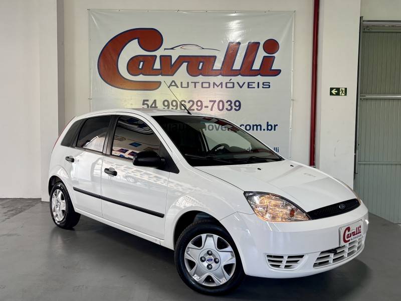 FORD - FIESTA - 2005/2006 - Branca - R$ 19.900,00