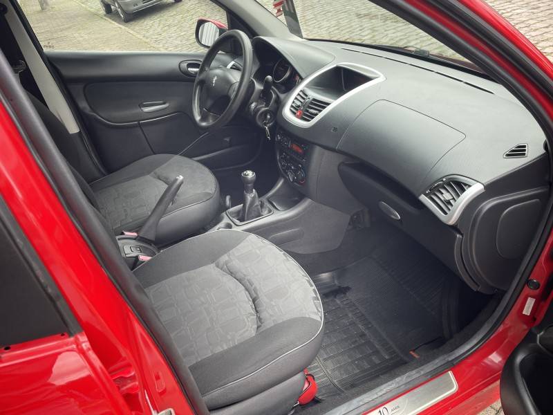 PEUGEOT - 207 - 2011/2011 - Vermelha - R$ 24.900,00