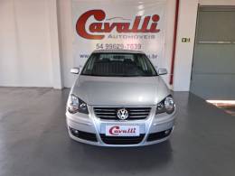 VOLKSWAGEN - POLO SEDAN - 2010/2011 - Prata - R$ 38.900,00