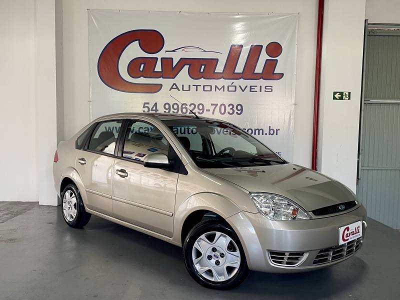 FORD - FIESTA - 2005/2005 - Bege - R$ 24.900,00