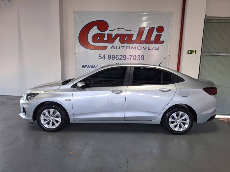 CHEVROLET - ONIX - 2020/2021 - Prata - R$ 79.900,00