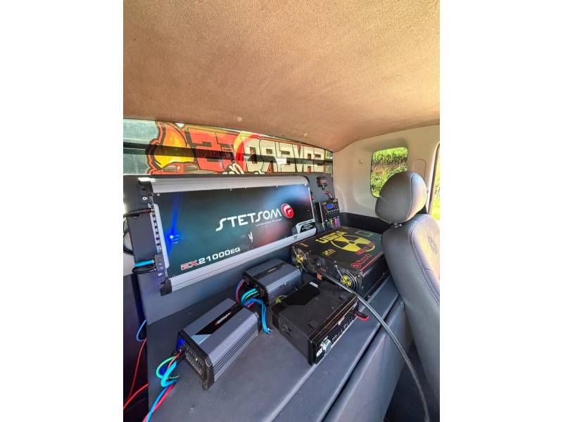 VOLKSWAGEN - SAVEIRO - 2011/2011 - Vermelha - R$ 69.900,00