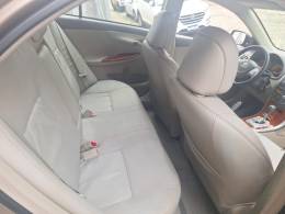 TOYOTA - COROLLA - 2010/2011 - Bege - R$ 66.900,00