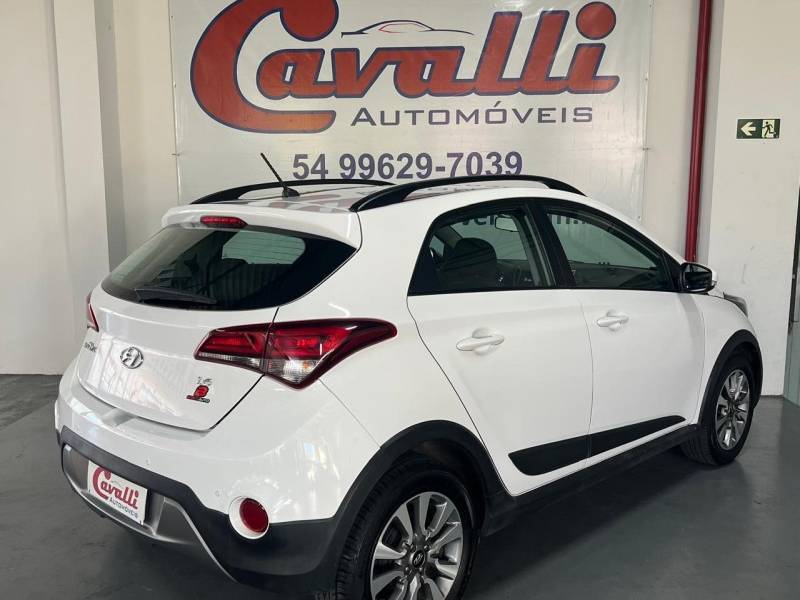 HYUNDAI - HB20X - 2017/2018 - Branca - R$ 66.900,00