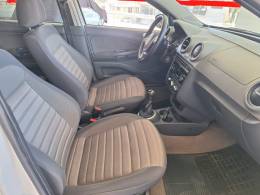 VOLKSWAGEN - VOYAGE - 2013/2013 - Branca - R$ 35.900,00