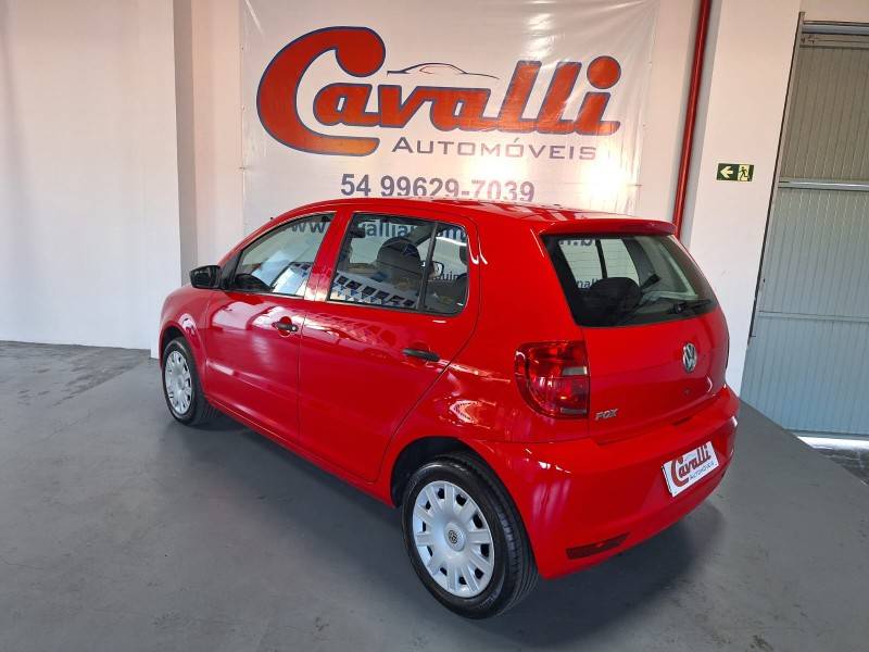 VOLKSWAGEN - FOX - 2013/2014 - Vermelha - R$ 40.900,00