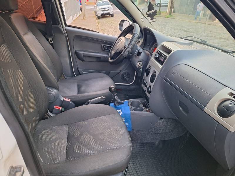 FIAT - PALIO - 2014/2015 - Branca - R$ 29.900,00