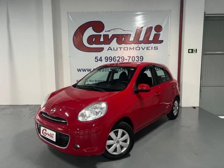 NISSAN - MARCH - 2013/2014 - Vermelha - R$ 39.900,00