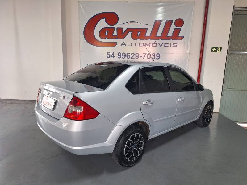 FORD - FIESTA - 2009/2009 - Prata - R$ 29.900,00