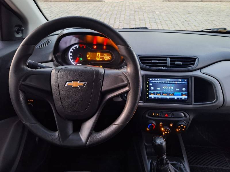 CHEVROLET - ONIX - 2018/2019 - Branca - R$ 50.900,00