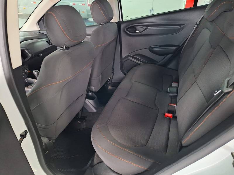 CHEVROLET - ONIX - 2013/2013 - Branca - R$ 48.900,00