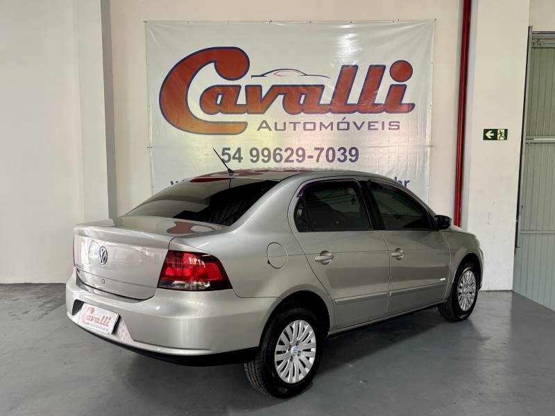 VOLKSWAGEN - VOYAGE - 2010/2011 - Prata - R$ 32.900,00