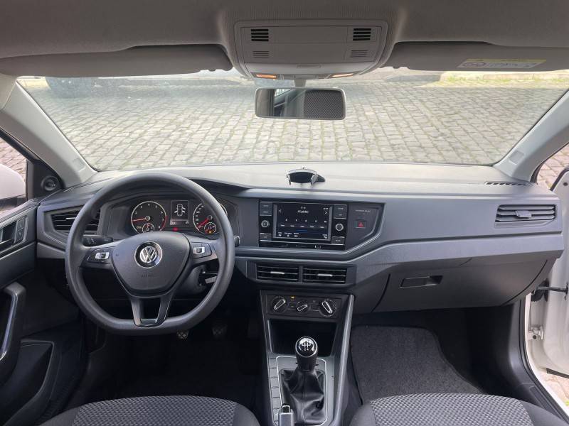 VOLKSWAGEN - POLO - 2019/2020 - Branca - R$ 66.900,00