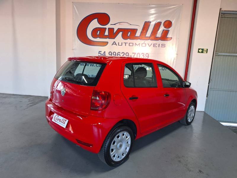VOLKSWAGEN - FOX - 2013/2014 - Vermelha - R$ 40.900,00