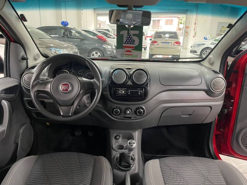 FIAT - PALIO - 2014/2015 - Vermelha - R$ 38.900,00