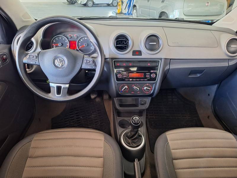 VOLKSWAGEN - VOYAGE - 2013/2013 - Branca - R$ 35.900,00
