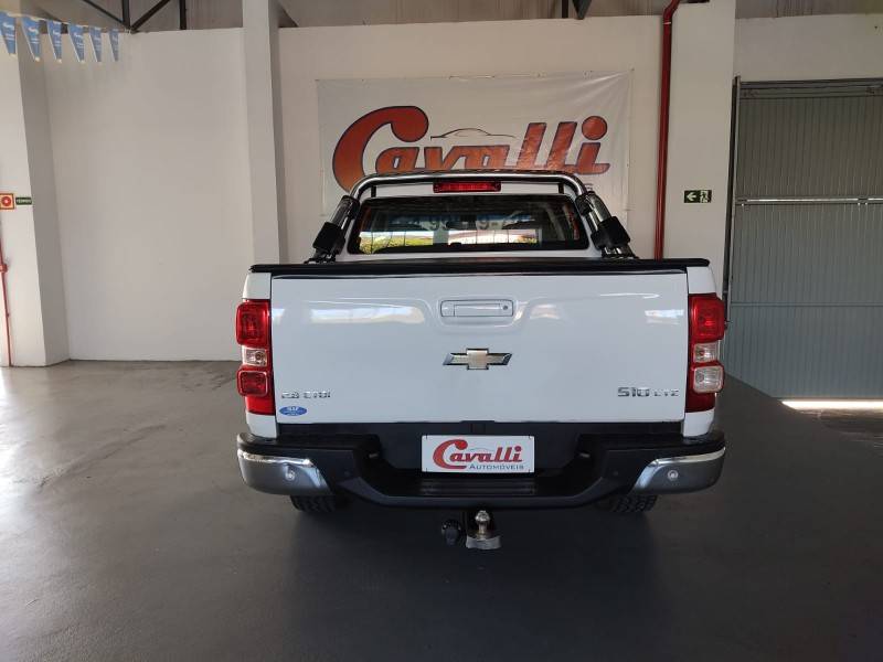 CHEVROLET - S10 - 2015/2016 - Branca - R$ 134.900,00