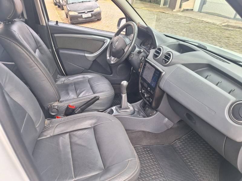 RENAULT - DUSTER - 2012/2013 - Branca - R$ 53.900,00