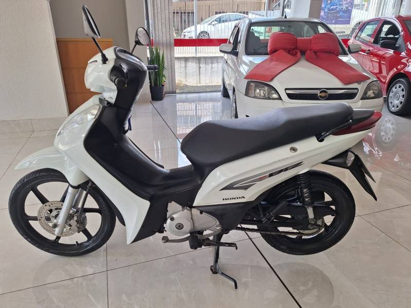 HONDA - BIZ 125 - 2013/2013 - Branca - R$ 12.900,00