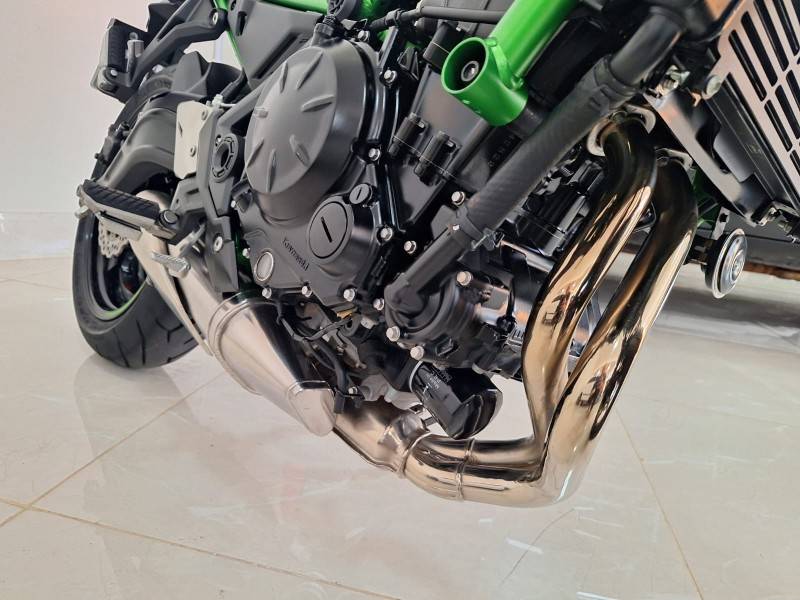 KAWASAKI - Z650 SE - 2021/2022 - Verde - R$ 43.900,00