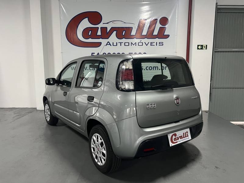 FIAT - UNO - 2015/2016 - Prata - R$ 39.900,00