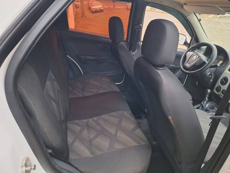 FIAT - PALIO - 2014/2015 - Branca - R$ 29.900,00