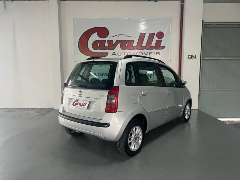 FIAT - IDEA - 2010/2010 - Prata - R$ 29.900,00