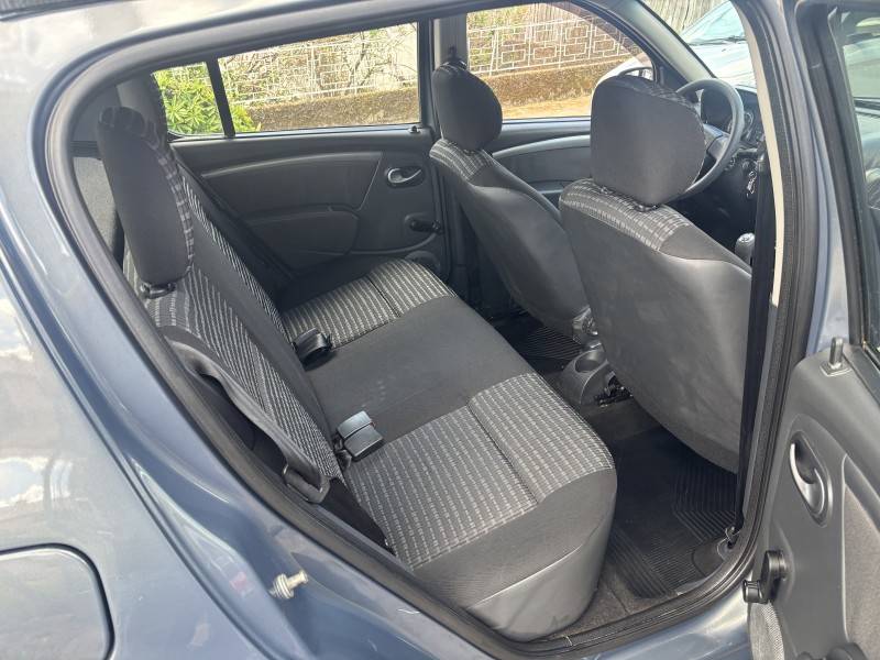 RENAULT - SANDERO - 2011/2012 - Cinza - R$ 33.900,00