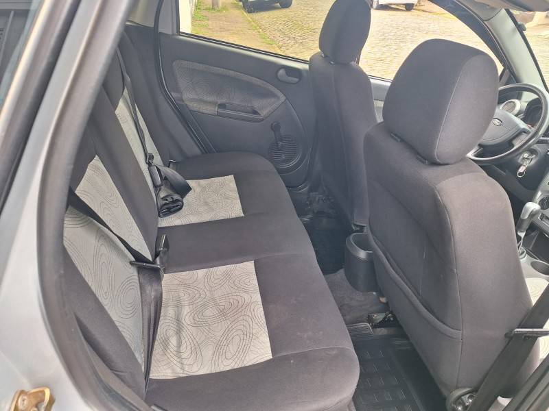 FORD - FIESTA - 2009/2009 - Prata - R$ 29.900,00