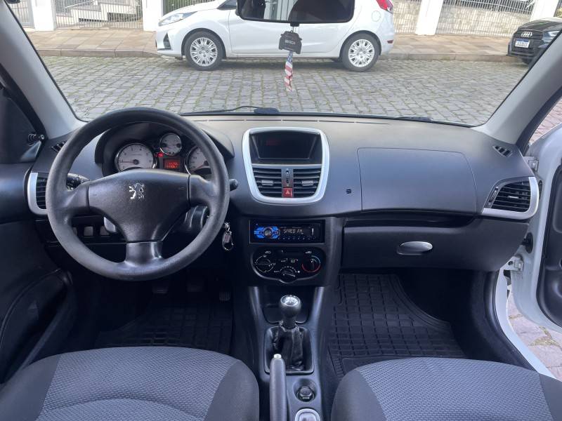 PEUGEOT - 207 - 2012/2013 - Branca - R$ 25.900,00