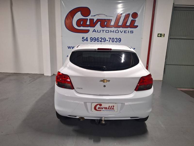 CHEVROLET - ONIX - 2018/2019 - Branca - R$ 50.900,00