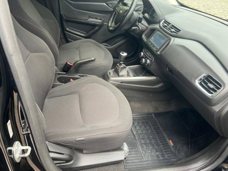 CHEVROLET - ONIX - 2014/2015 - Preta - R$ 51.900,00