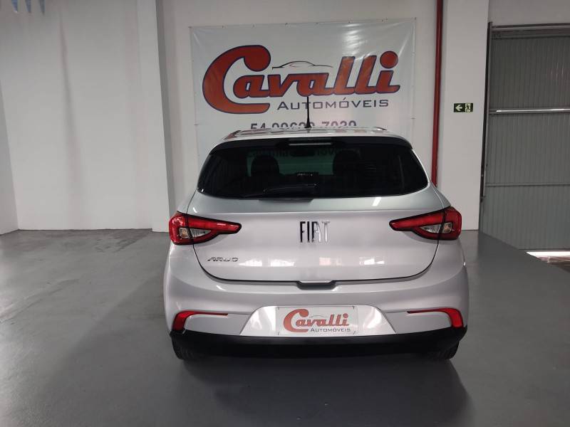 FIAT - ARGO - 2018/2019 - Prata - R$ 55.900,00