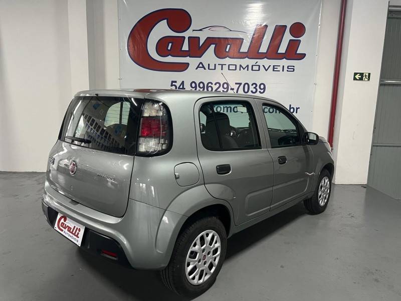 FIAT - UNO - 2015/2016 - Prata - R$ 39.900,00