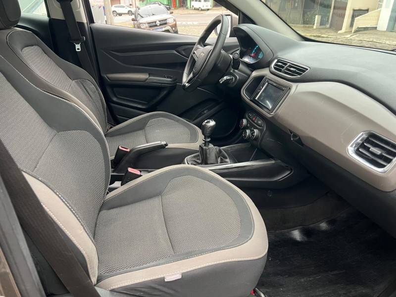 CHEVROLET - PRISMA - 2013/2014 - Cinza - R$ 47.900,00