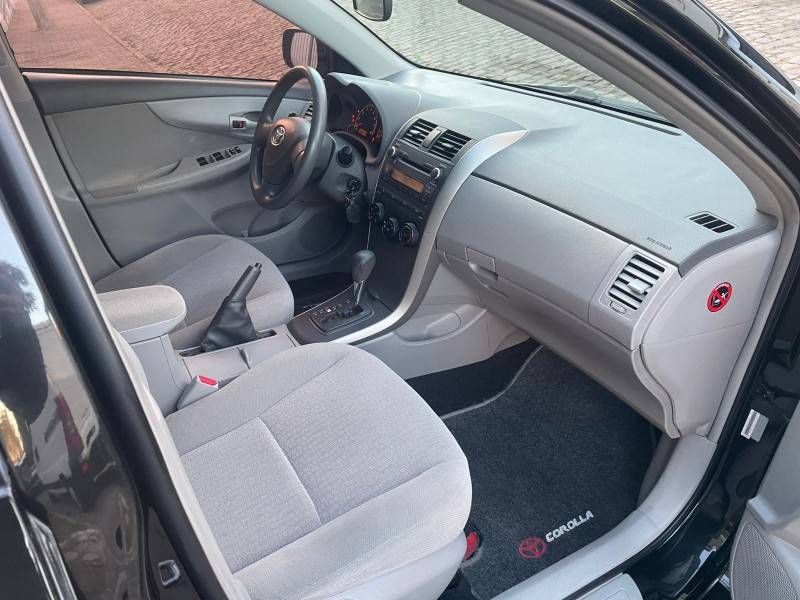 TOYOTA - COROLLA - 2009/2010 - Preta - R$ 55.900,00