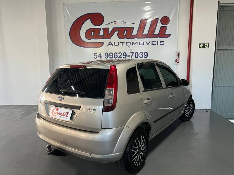 FORD - FIESTA - 2007/2008 - Prata - R$ 19.900,00