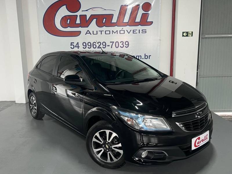 CHEVROLET - ONIX - 2014/2015 - Preta - R$ 51.900,00
